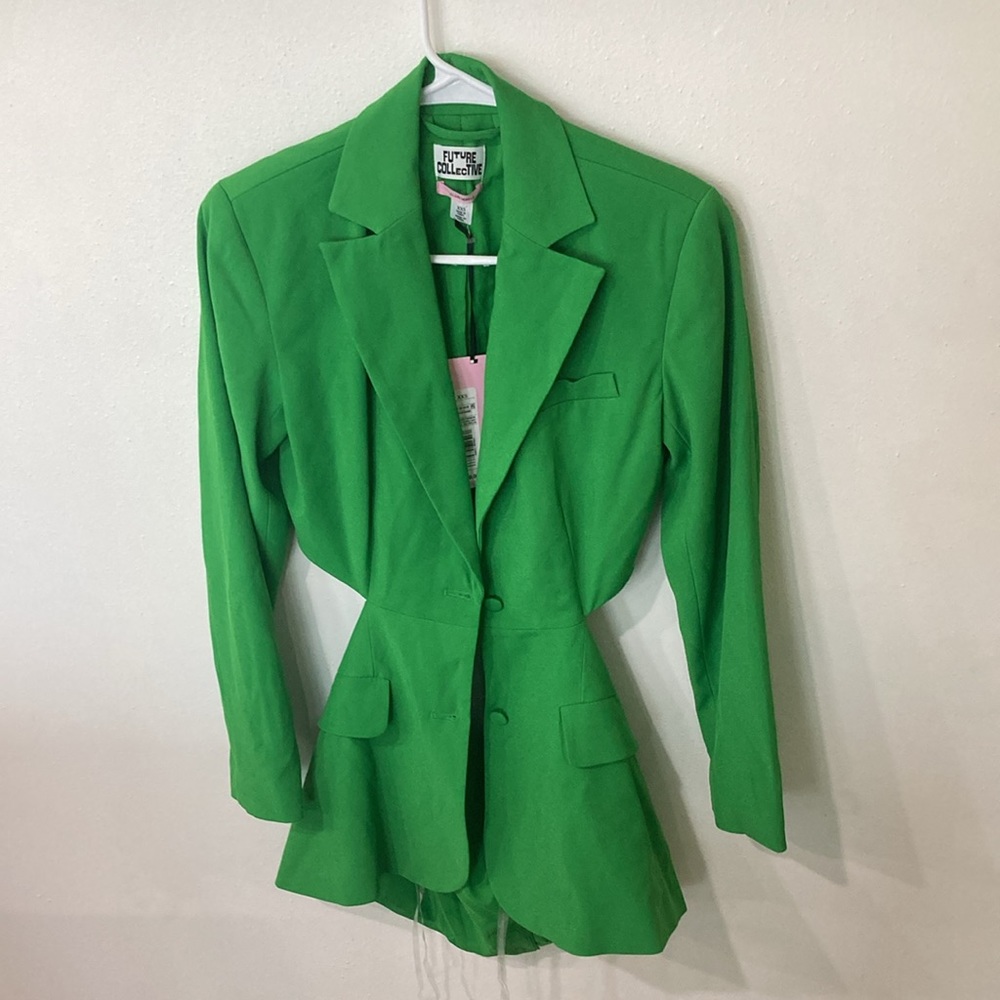 Cut out back blazer/dress - Picture 4 of 7